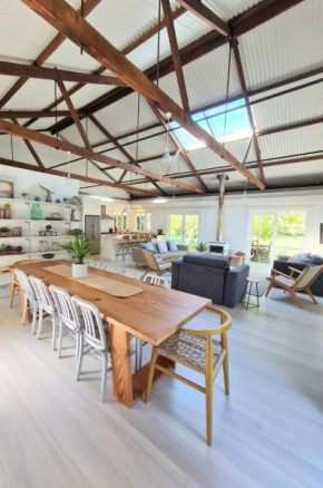 Rock Davis Luxury Beachouse - 100mtrs to Beach, Umina Beach